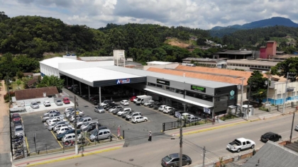 Ipê Centro Comercial