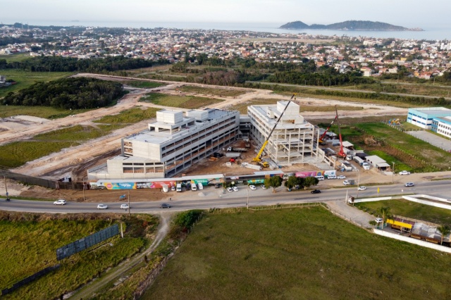 Pré-vale executa estrutura pré-fabricada no Campeche para o Oka Floripa Foto 1