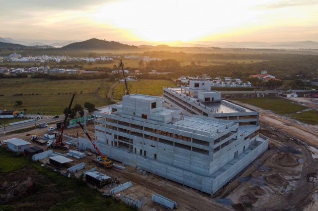 Pré-vale executa estrutura pré-fabricada no Campeche para o Oka Floripa Foto 3